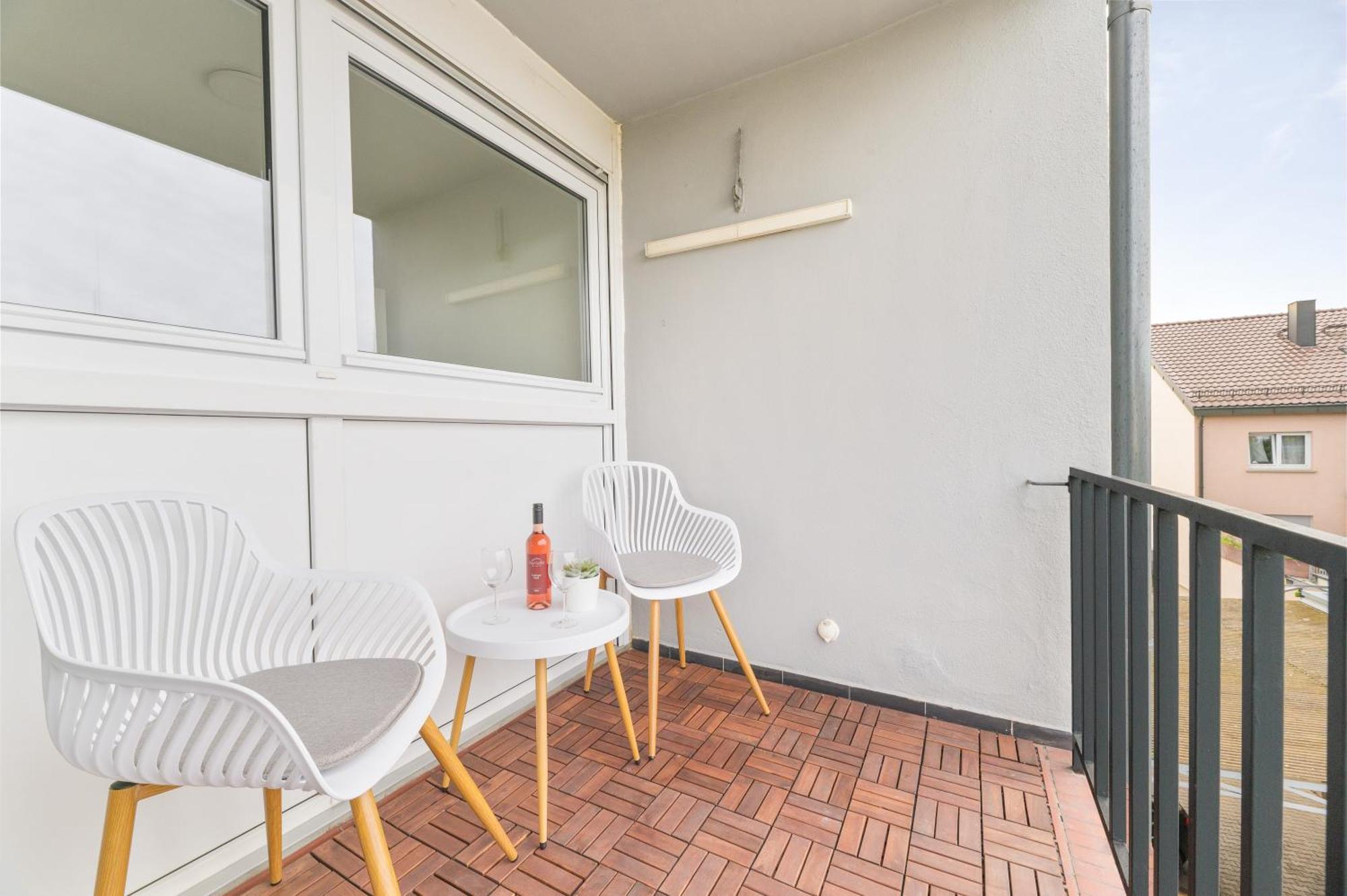 Wohlfuehl-Apartment I Zentral I Balkon I Kueche フェルバッハ エクステリア 写真